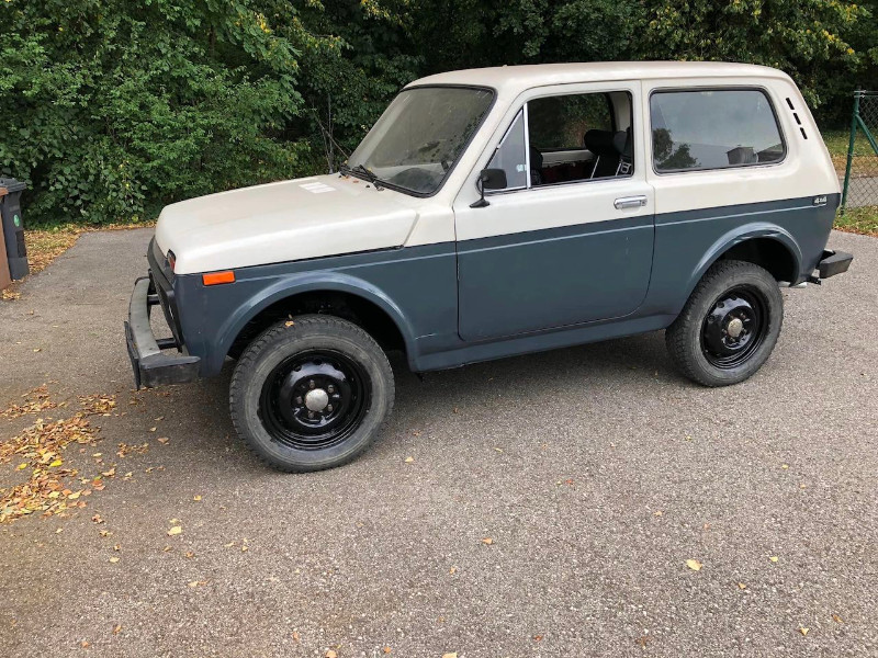 Lada-all-painted-3.jpg