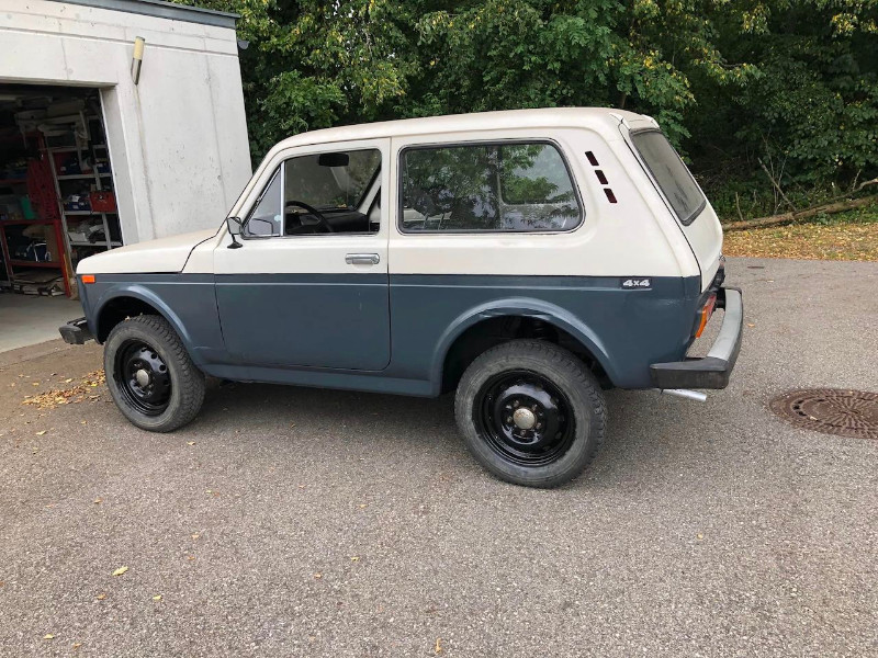 Lada-all-painted-2.jpg
