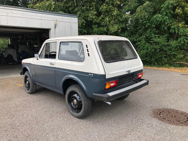 Lada-all-painted-1.jpg